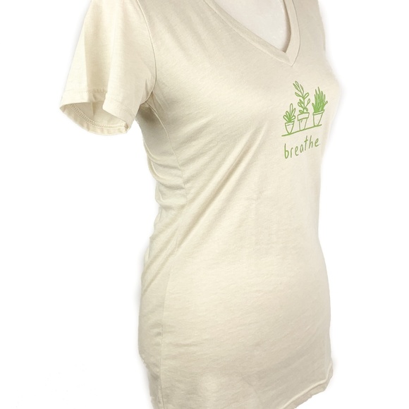 Breathe Graphic Eco V-neck NWT - Picture 5 of 5